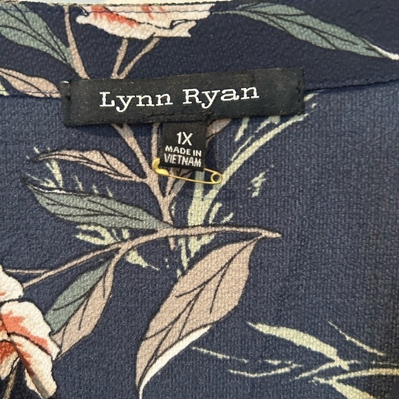 Lynn Ryan Navy Floral Hi Lo Top - Picture 11 of 12